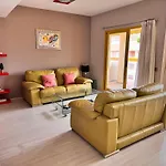 Apartman Gran Con Piscina En *