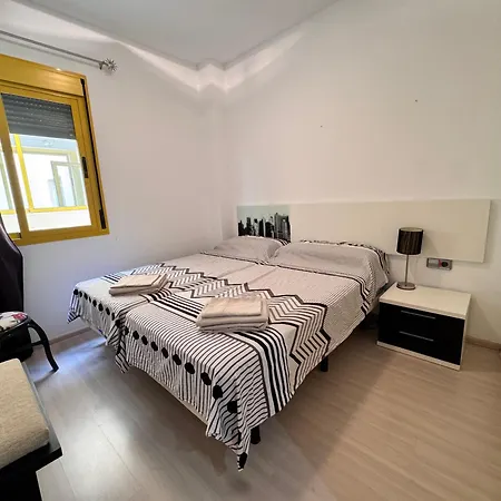 Gran Con Piscina En Apartment