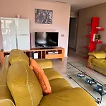 Gran Con Piscina En