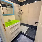 Gran Con Piscina En